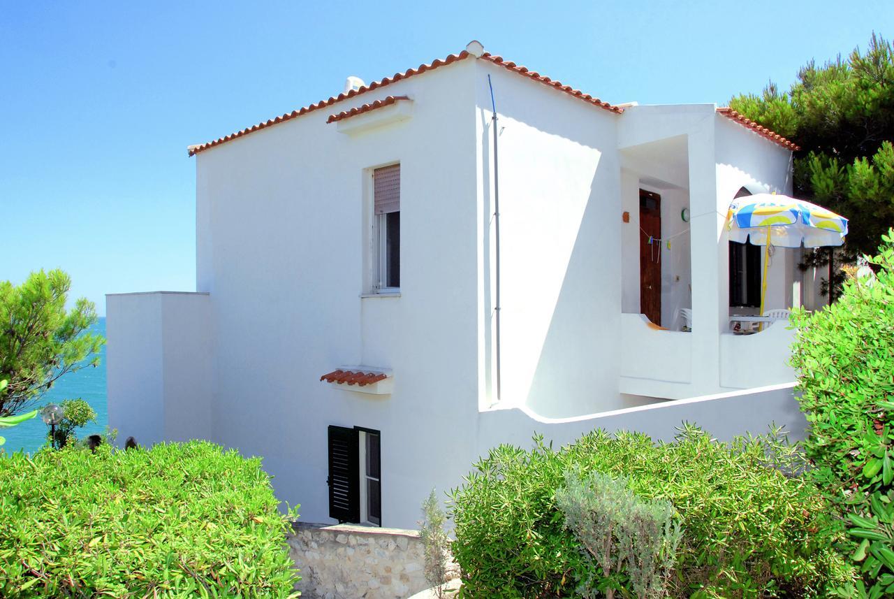 Residence M3 Peschici Bagian luar foto