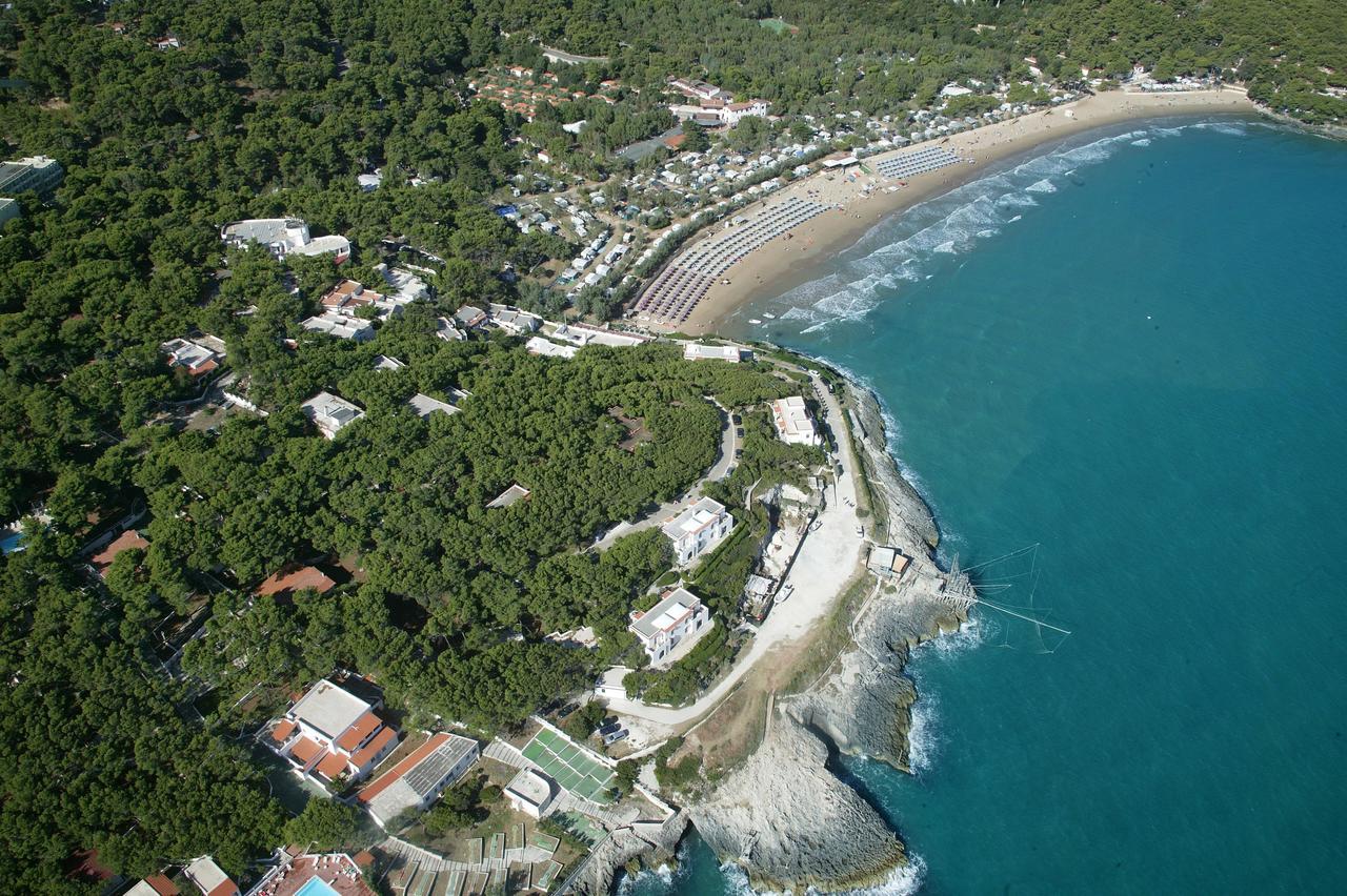Residence M3 Peschici Bagian luar foto