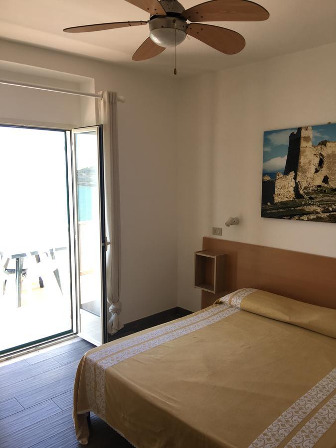 Residence M3 Peschici Bagian luar foto