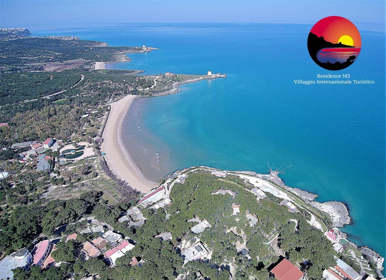 Residence M3 Peschici Bagian luar foto
